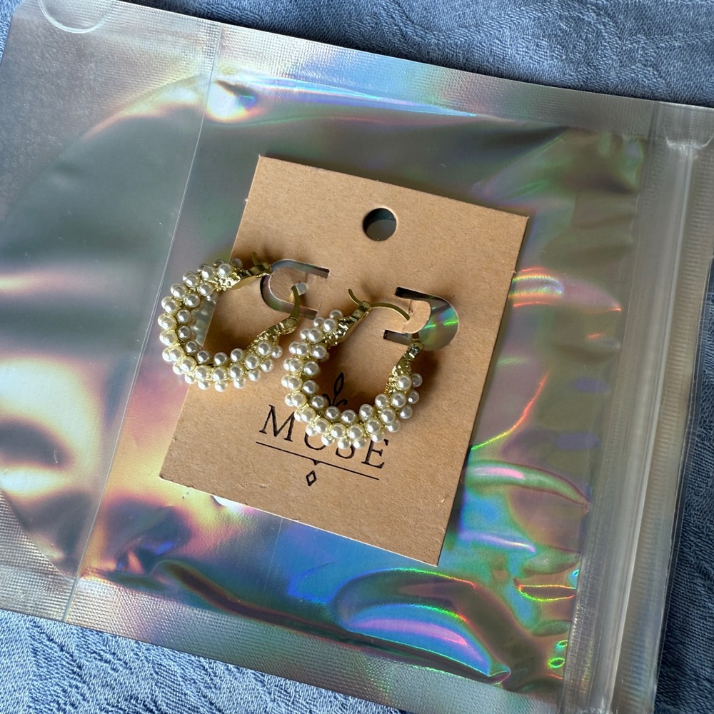 18k gold plated “perla” pearl hoop earrings